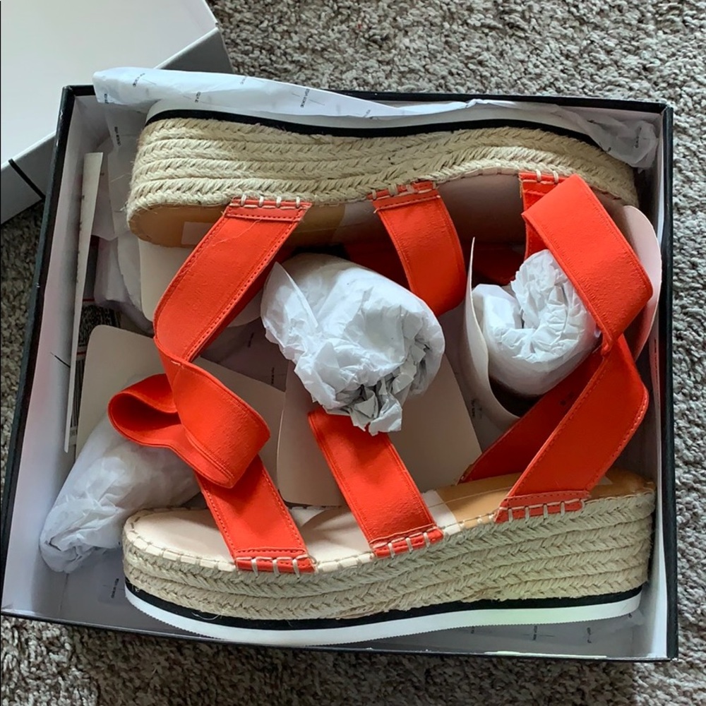 NEW IN BOX DOLCE VITA SANDALS